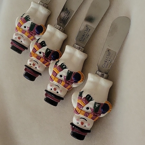Christmas Snowmen Cooks Club Butter Knives - Picture 15 of 16